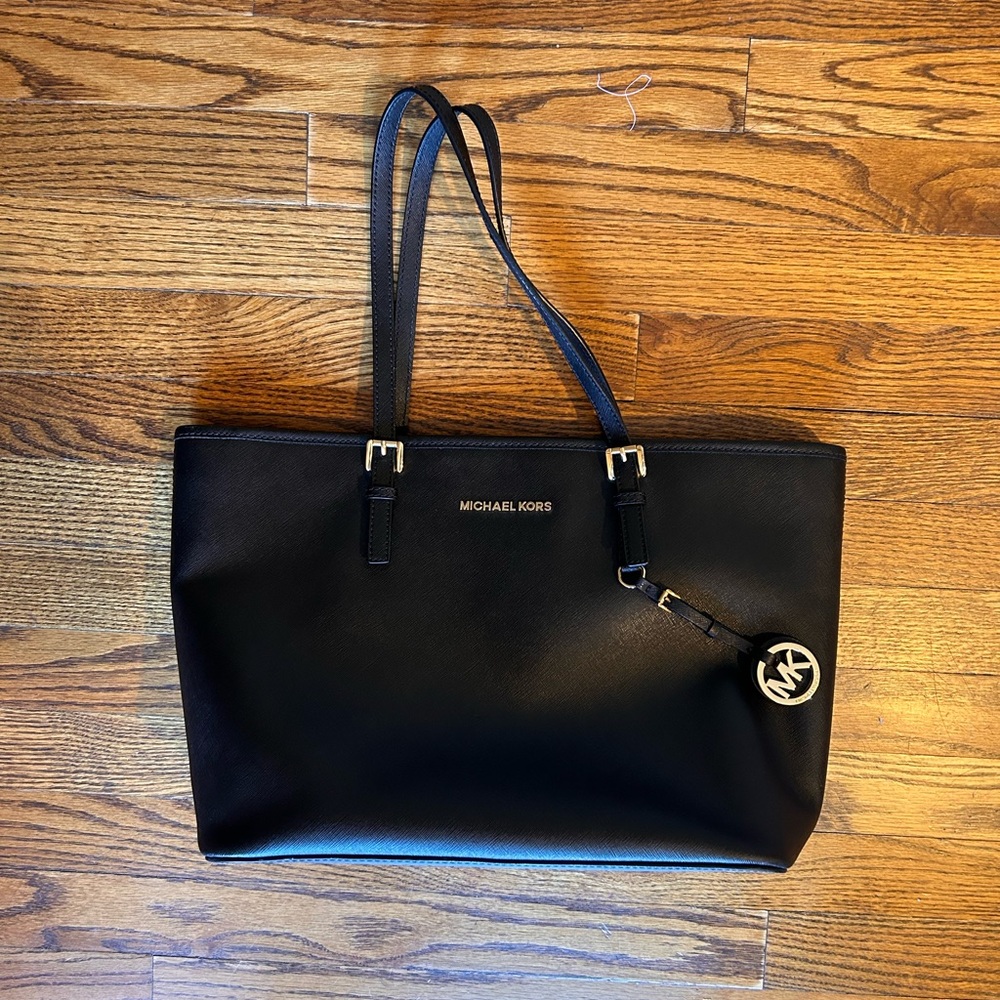 Michael Kors black leather zip-up tote purse